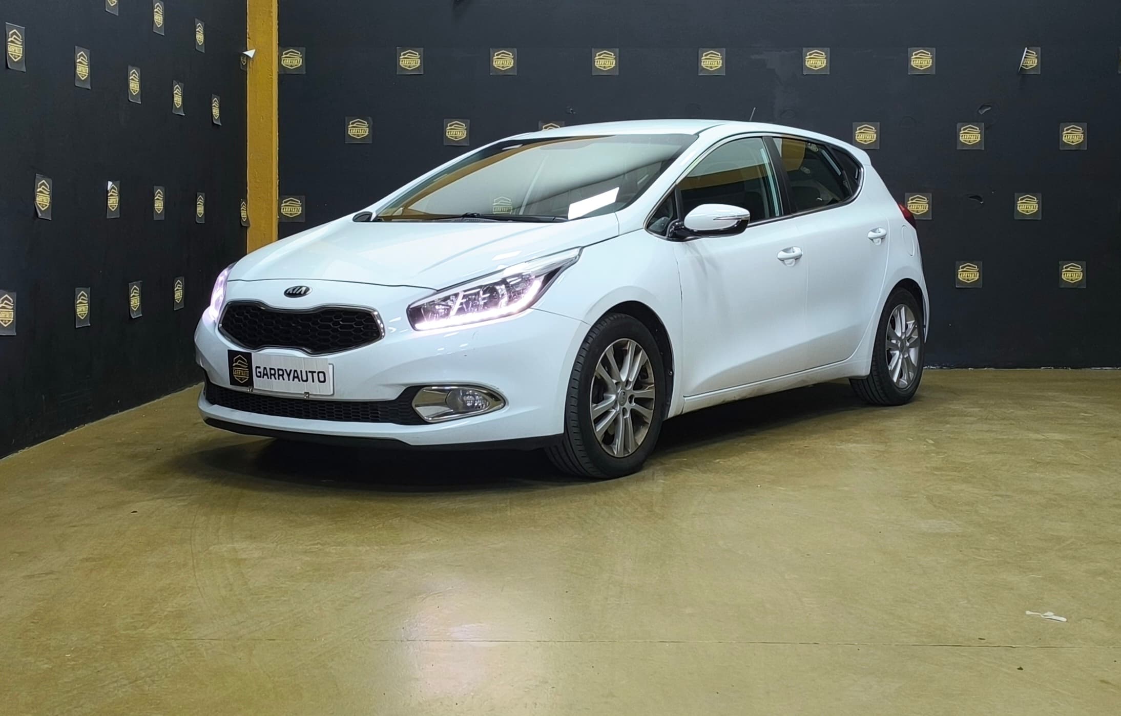 KIA CEED DRIVE 1.4 CRDI 90CV BLANCO 2014